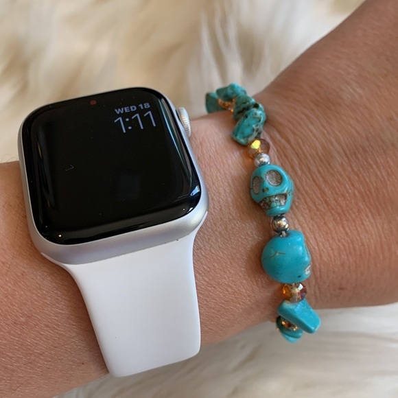 Howlite and Iridescent Turquoise Colored Skull Stacking Stretch Bracelet - Picture 6 of 6